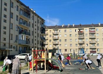 «ТАЗА ҚАЗАҚСТАН»: ТҮРКІСТАНДА СЕНБІЛІККЕ 1 МЫҢНАН АСТАМ АДАМ ҚАТЫСТЫ