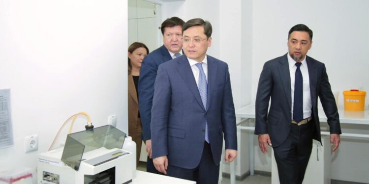 ТҮРКІСТАНДА АНА МЕН БАЛА ДЕНСАУЛЫҒЫН ЖАҚСАРТАТЫН МОЛЕКУЛЯРЛЫ МЕДИЦИНА ОРТАЛЫҒЫ АШЫЛДЫ