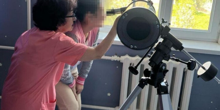 ТҮРКІСТАН ОБЛЫСЫНДАҒЫ «АҚ БҰЛАҚ» ОҢАЛТУ ОРТАЛЫҒЫ БАЛАЛАРҒА КӨМЕКТЕСІП ЖАТЫР