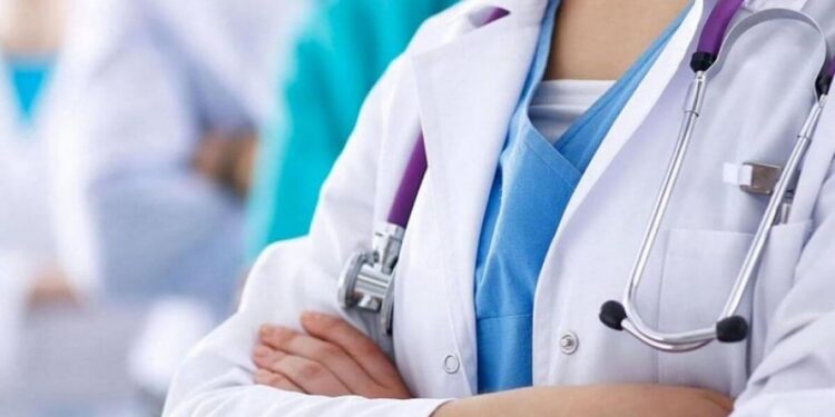 ТҮРКІСТАН ТҰРҒЫНДАРЫ ДӘРІГЕРЛЕРГЕ АЛҒЫСТАРЫН ЖЕТКІЗДІ