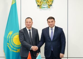 Түркістан облысының әкімі Нұралхан Көшеров инвесторлармен кездесіп, жаңа жобаларды жүзеге асыру бойынша келіссөз жүргізді