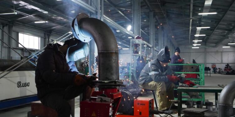 Түркістан облысының әкімі Нұралхан Көшеров инвесторлармен кездесіп, жаңа жобаларды жүзеге асыру бойынша келіссөз жүргізді