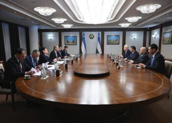 Түркістан облысының әкімі Нұралхан Көшеров инвесторлармен кездесіп, жаңа жобаларды жүзеге асыру бойынша келіссөз жүргізді