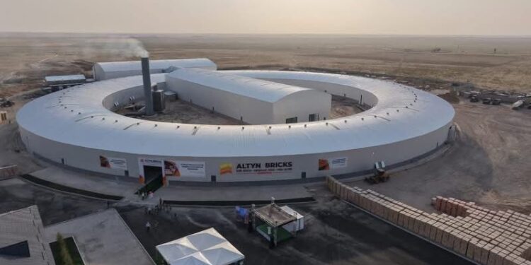 Түркістан облысының әкімі Нұралхан Көшеров инвесторлармен кездесіп, жаңа жобаларды жүзеге асыру бойынша келіссөз жүргізді