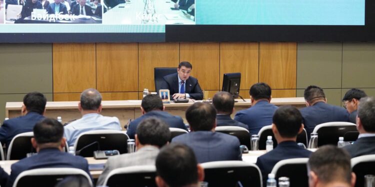 Түркістан облысының әкімі Нұралхан Көшеров инвесторлармен кездесіп, жаңа жобаларды жүзеге асыру бойынша келіссөз жүргізді