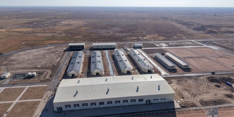 Түркістан облысының әкімі Нұралхан Көшеров инвесторлармен кездесіп, жаңа жобаларды жүзеге асыру бойынша келіссөз жүргізді